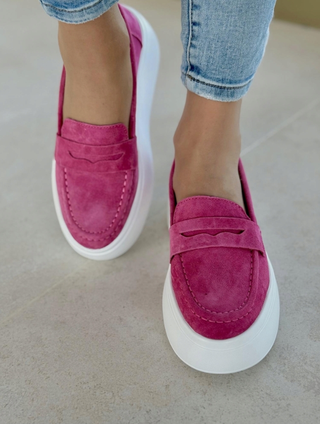 Buty - Lekkie mokasyny slip on na wyższej podeszwie skóra naturalna