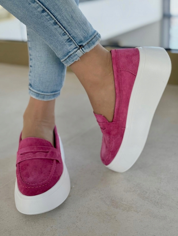 Buty - Lekkie mokasyny slip on na wyższej podeszwie skóra naturalna