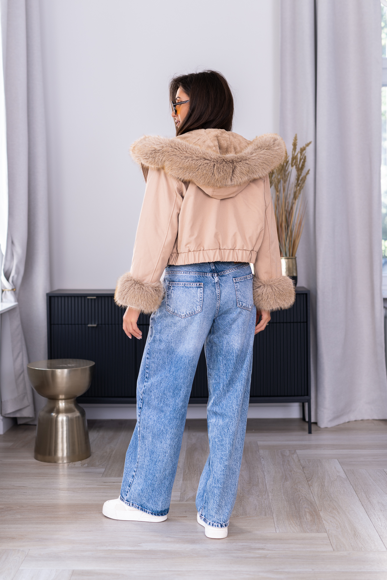 Kurtka Beige Luxe z futrzanym wykończeniem - obrazek 5