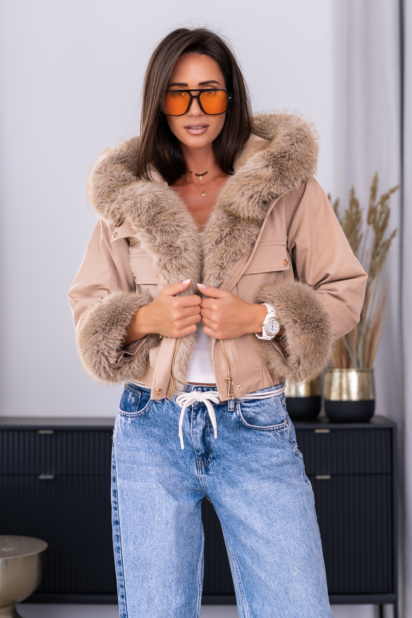 Kurtka Beige Luxe z futrzanym wykończeniem - obrazek 10