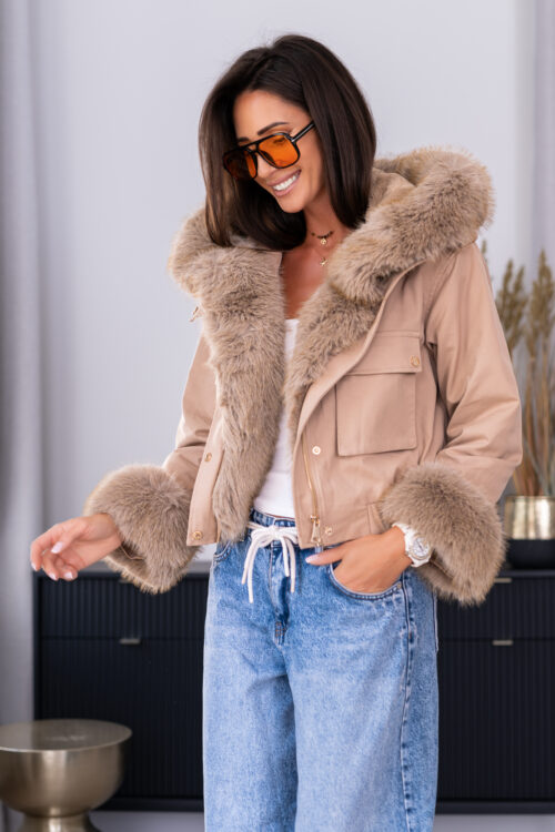 Kurtka Beige Luxe z futrzanym wykończeniem